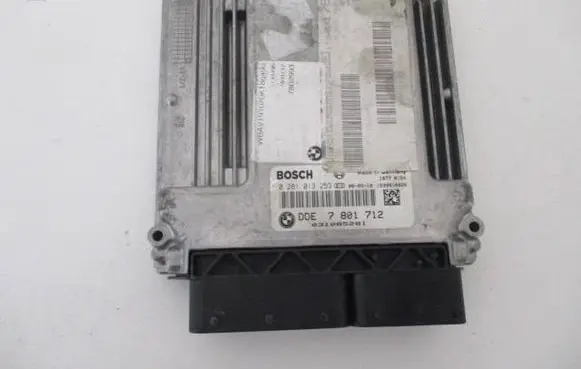 BMW 5 E60 E61 Engine control unit/module DDE7801712 0281013253 031085281