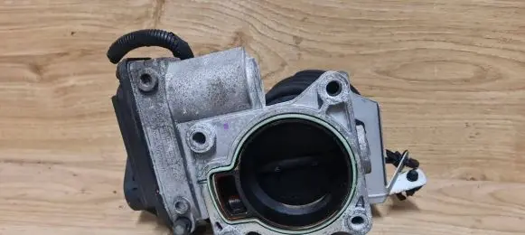 Ford Focus Throttle body valve VP4F9U9E928AC