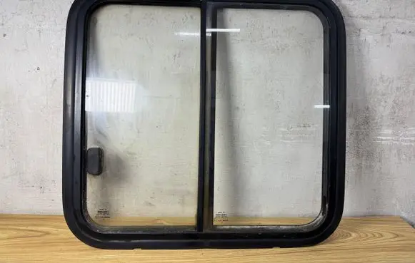 Fiat Ducato Rear door window glass 43R000588
