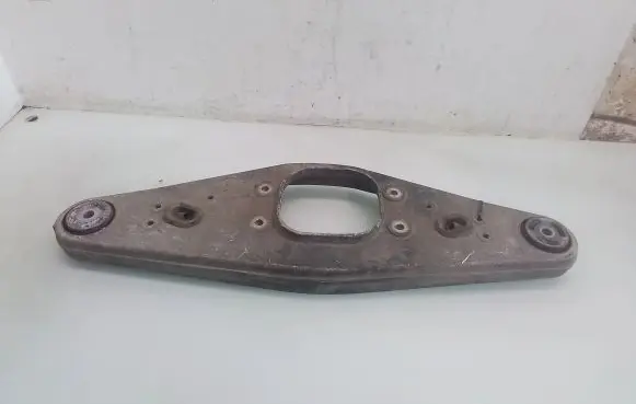 Mercedes-Benz E W211 Rear differential/diff mount bracket 2303521806