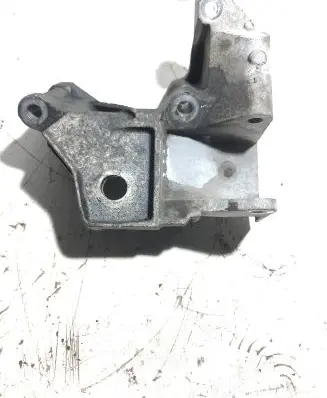 Volvo XC60 Engine mounting bracket 6G926R096