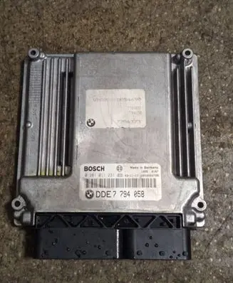BMW 7 E65 E66 Engine control unit/module 7794058 1039S03798 0281011231