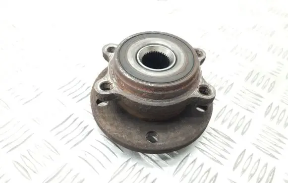 Volkswagen Golf Plus Front wheel bearing hub 