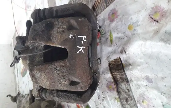 Fiat Punto (199) Front brake caliper