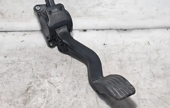 Citroen C4 I Accelerator throttle pedal 9680565880