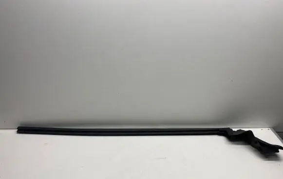 BMW M4 F82 F83 Rubber seal front door (on door) 7279735