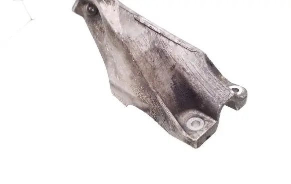 Volkswagen Touareg I Engine mounting bracket 7L6199308C