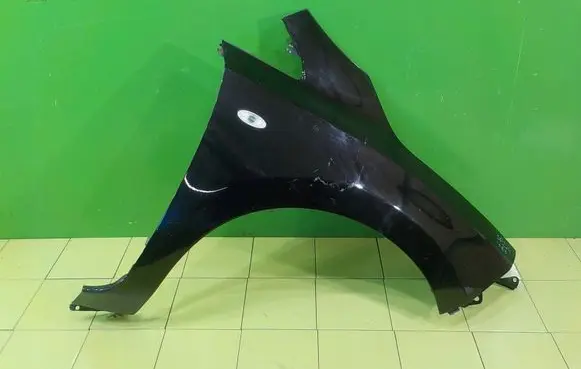 Nissan Leaf I (ZE0) Fender PRZOD PRAWY