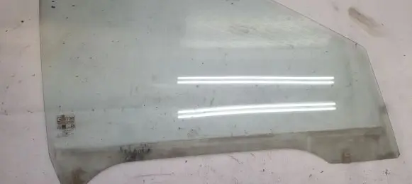 KIA Carnival Front door window glass four-door
