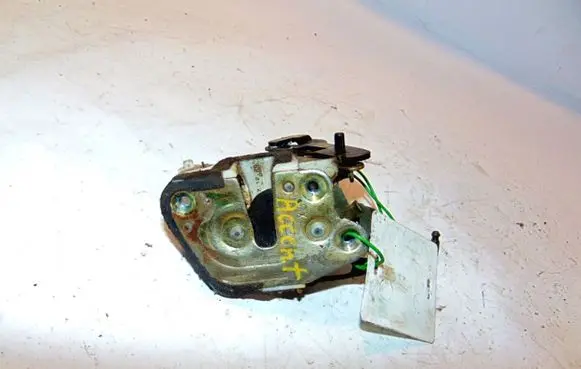 Hyundai Accent Rear door lock 8141022000