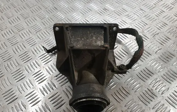 BMW 3 E90 E91 Driveshaft support bearing bracket 7527386