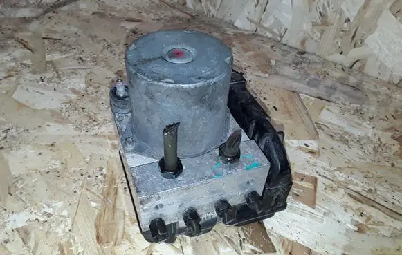 KIA Carnival ABS Pump 0265950614 589204D300 0265235218