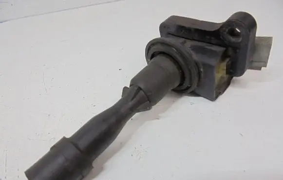 Daihatsu Cuore High voltage ignition coil 1950097401