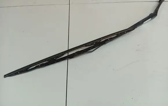 Hyundai ix35 Front wiper blade arm 