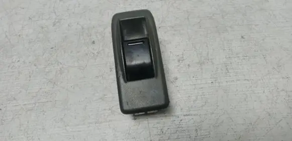 Suzuki Grand Vitara I Electric window control switch