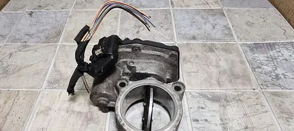 BMW X1 E84 Throttle valve 1354781075203 10378517 01327