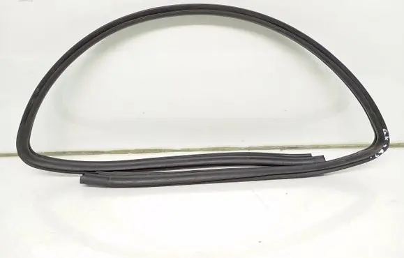Rear door rubber seal (on body)