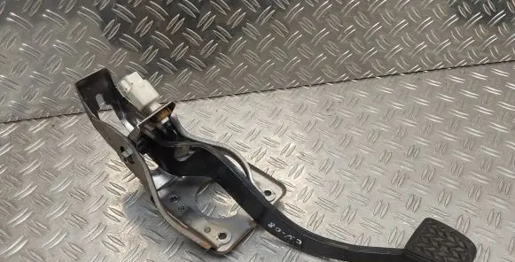 Toyota Corolla Verso AR10 Brake pedal