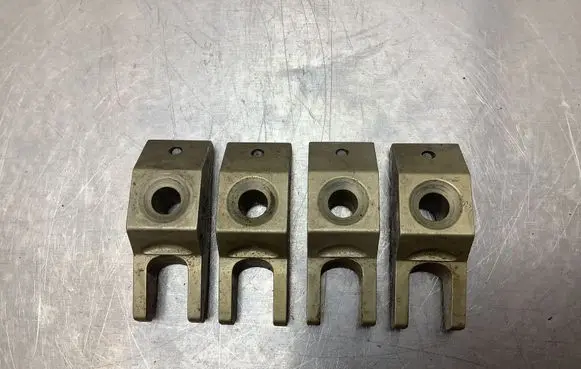 Fiat Freemont Fuel Injector clamp holder