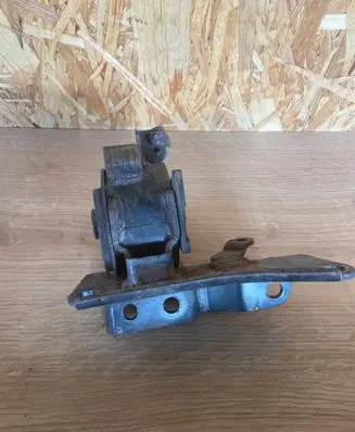 Toyota Corolla Verso AR10 Gearbox mount 