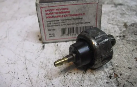 Opel Vectra B Oil pressure sensor 158NILESJAPAN 17TDISUZU
