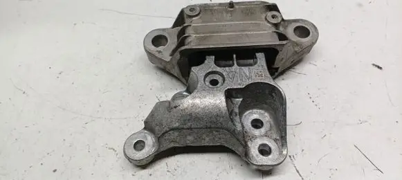 Ford Focus Engine mount bracket 