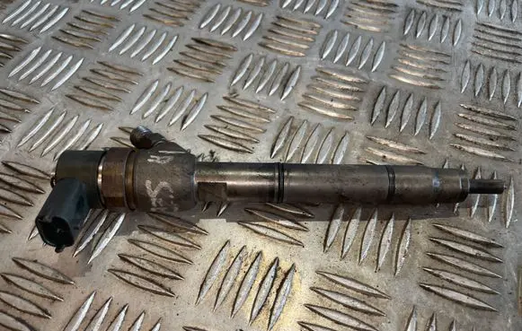 KIA Ceed Fuel injector 338002A400