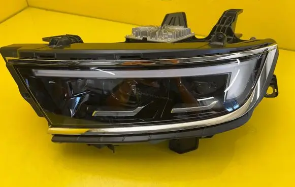 Opel Astra L Headlight/headlamp 9852849880
