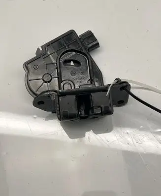 Loading door lock