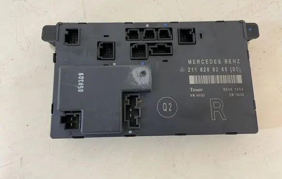 Mercedes-Benz E W211 Door control unit/module 2118208285