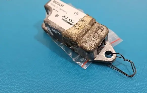 Volkswagen PASSAT B5.5 Fuel cut-off switch 3B0959643 IMPRK1558652