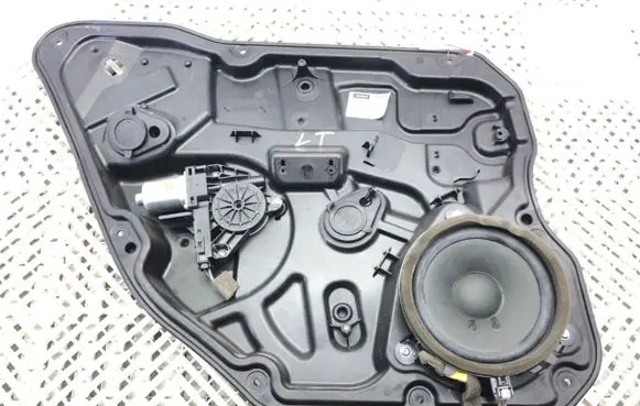 Volvo V60 Rear door window regulator with motor 