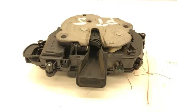 Volkswagen Caddy Rear door lock 7LA843604E