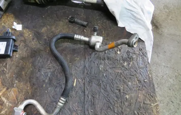 Ford Kuga II Air conditioning (A/C) pipe/hose H1F119N602AA