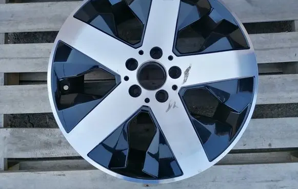 Mercedes-Benz B W247 R18 alloy rim A2474012800