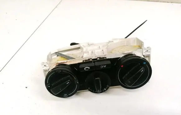 Skoda Octavia Mk1 (1U) Climate control unit 1J0820045E 90151094