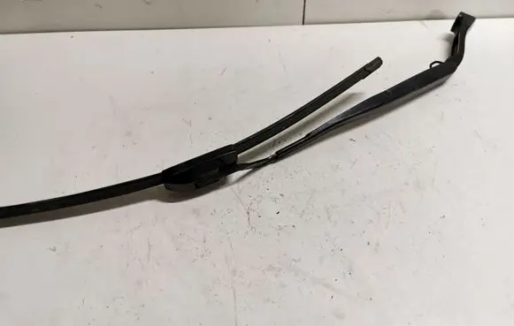Dodge Durango Front wiper blade arm 2589