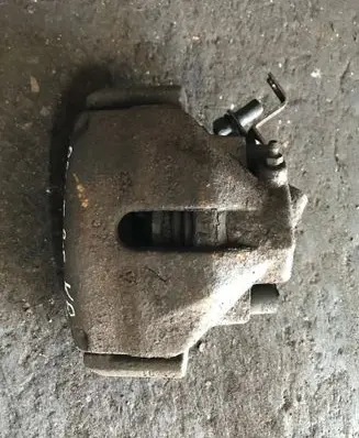 Volkswagen PASSAT B5 Front brake caliper