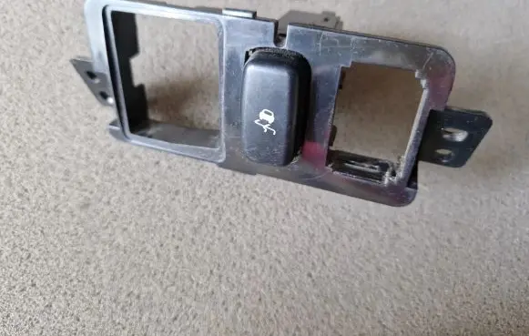 Mitsubishi L200 Traction control (ASR) switch 