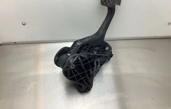 Volkswagen Touran II Clutch pedal 1T1721059DC 3400119001