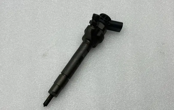 BMW 4 F36 Gran coupe Fuel injector 7810702