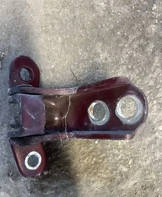 Toyota RAV 4 (XA20) Front door lower hinge 