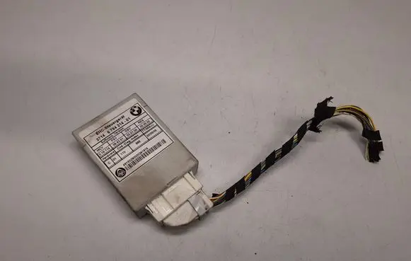 BMW 5 E60 E61 Air suspension control unit module (rear) 37146784314 37146769834 37146770411