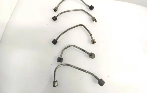 Fuel injector supply line/pipe
