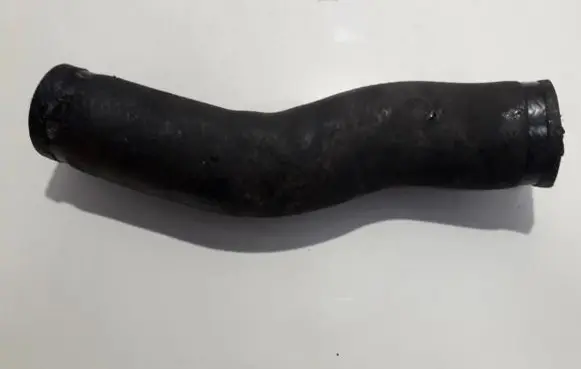 Intercooler hose/pipe