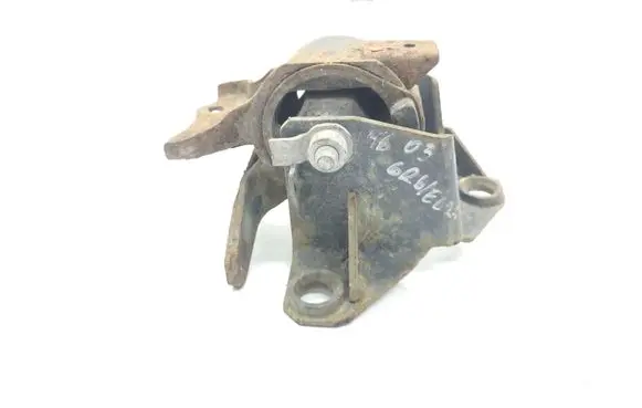 Mazda 6 Engine mount bracket
