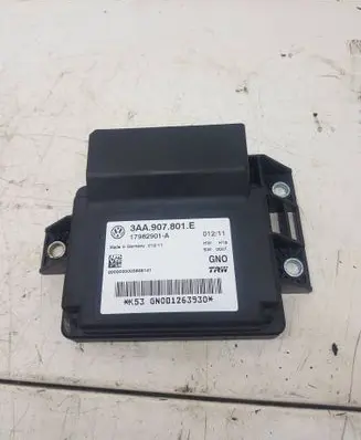 Volkswagen PASSAT CC Hand brake control module 17982901A 3AA907801E GN001263530