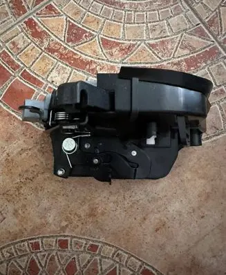 BMW X5 E53 Front door lock 51218402537
