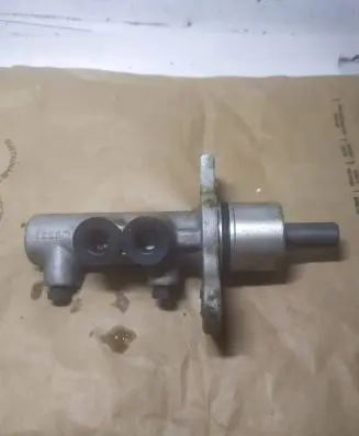 Audi A6 S6 C5 4B Master brake cylinder 41973