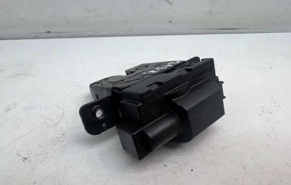 Renault Vel Satis Tailgate/trunk/boot lock/catch/latch 8200747429B